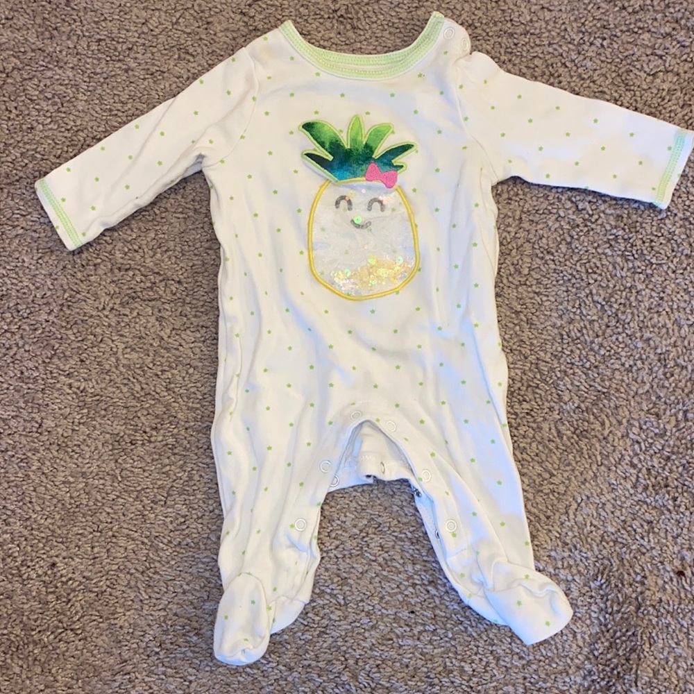 Pineapple 🍍 footie with sequins!